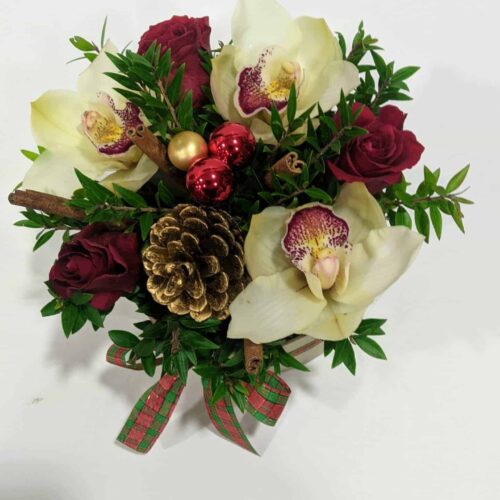 Ανθοσύνθεση σε στρογγυλό κουτί 1