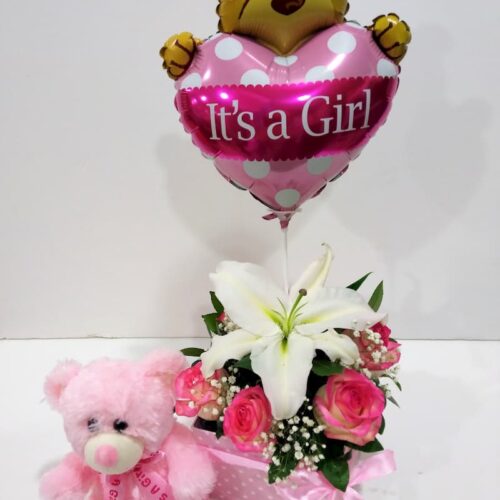 Ανθοσύνθεση για κορίτσι με τριαντάφυλλα και λίλιουμ οριεντάλ