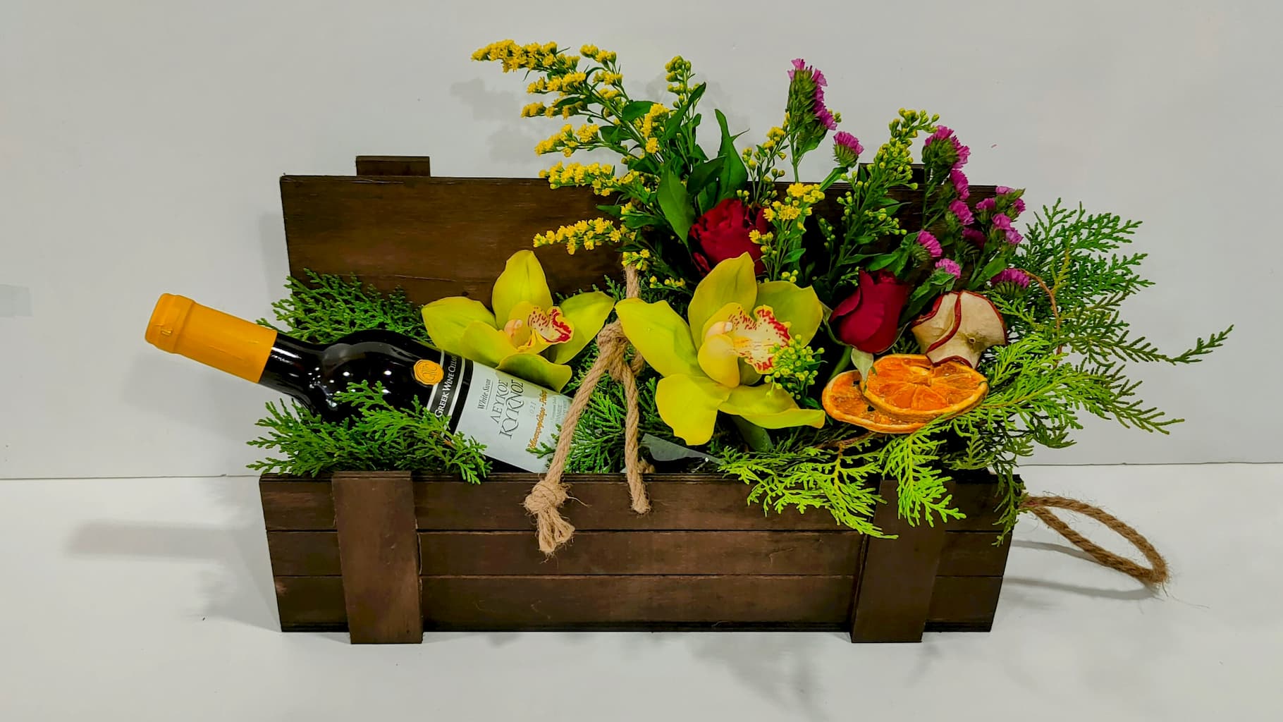 Ανθοσύνθεση με κρασί Ανθοσύνθεση με κρασί