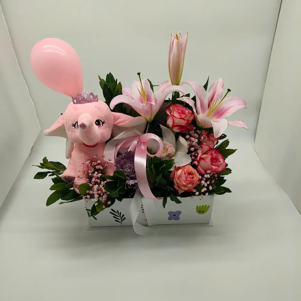 Ανθοσύνθεση για κορίτσι με ελεφαντάκι anthosynthesi-gia-koritsi-me-lolephantaki-roz-baloni-marousi