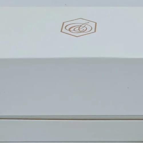 2 Forever Roses κόκκινα σε λευκή μαγνητική κασετίνα