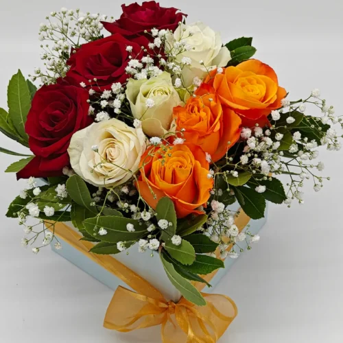 Ανθοσύνθεση σε 3 χρωμία με τριαντάφυλλα